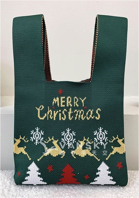 251223121846_green reindeers.JPG